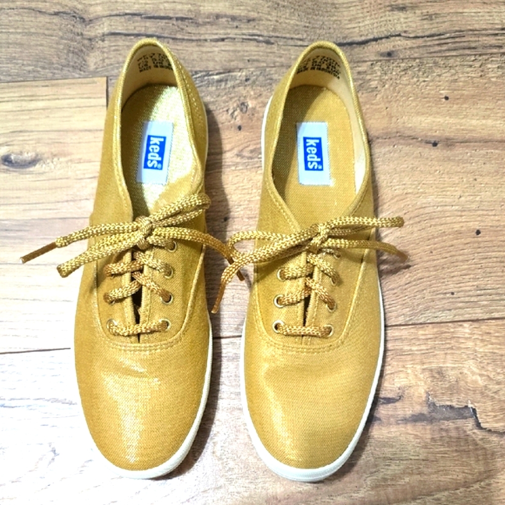 Keds Gold Sneakers Classic Lace-Up Design